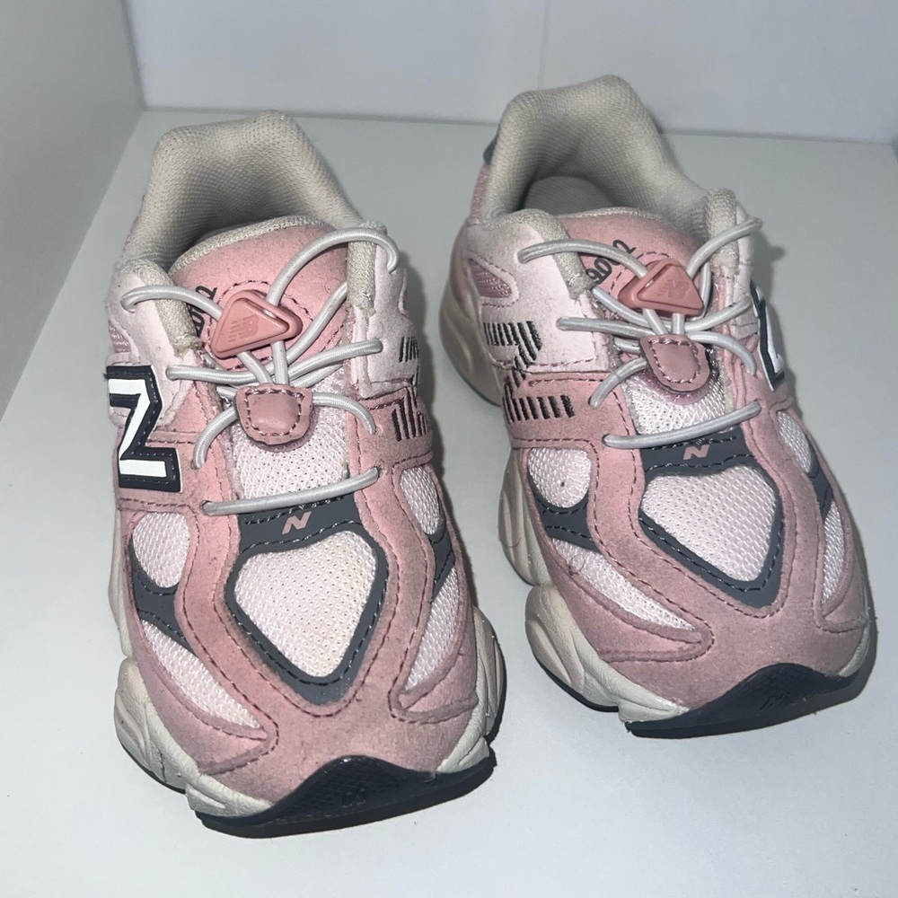 Toddler new balance 9060 pink, grey and white size 8 * no box *